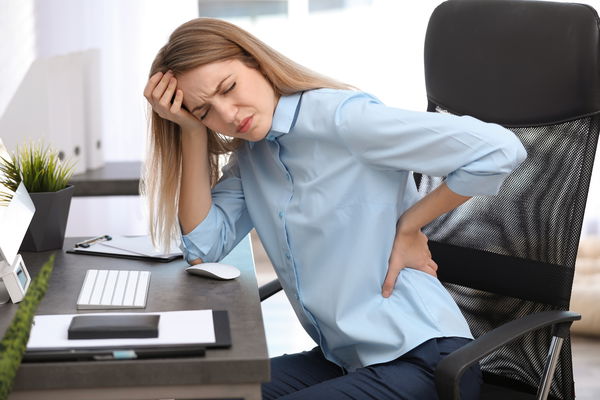 Douleurs dans le bas du dos : Que faire ?