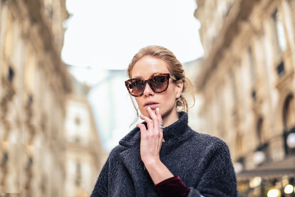 Les femmes de plus de 40 ans aimeront ces lunettes de soleil à l'été 2021