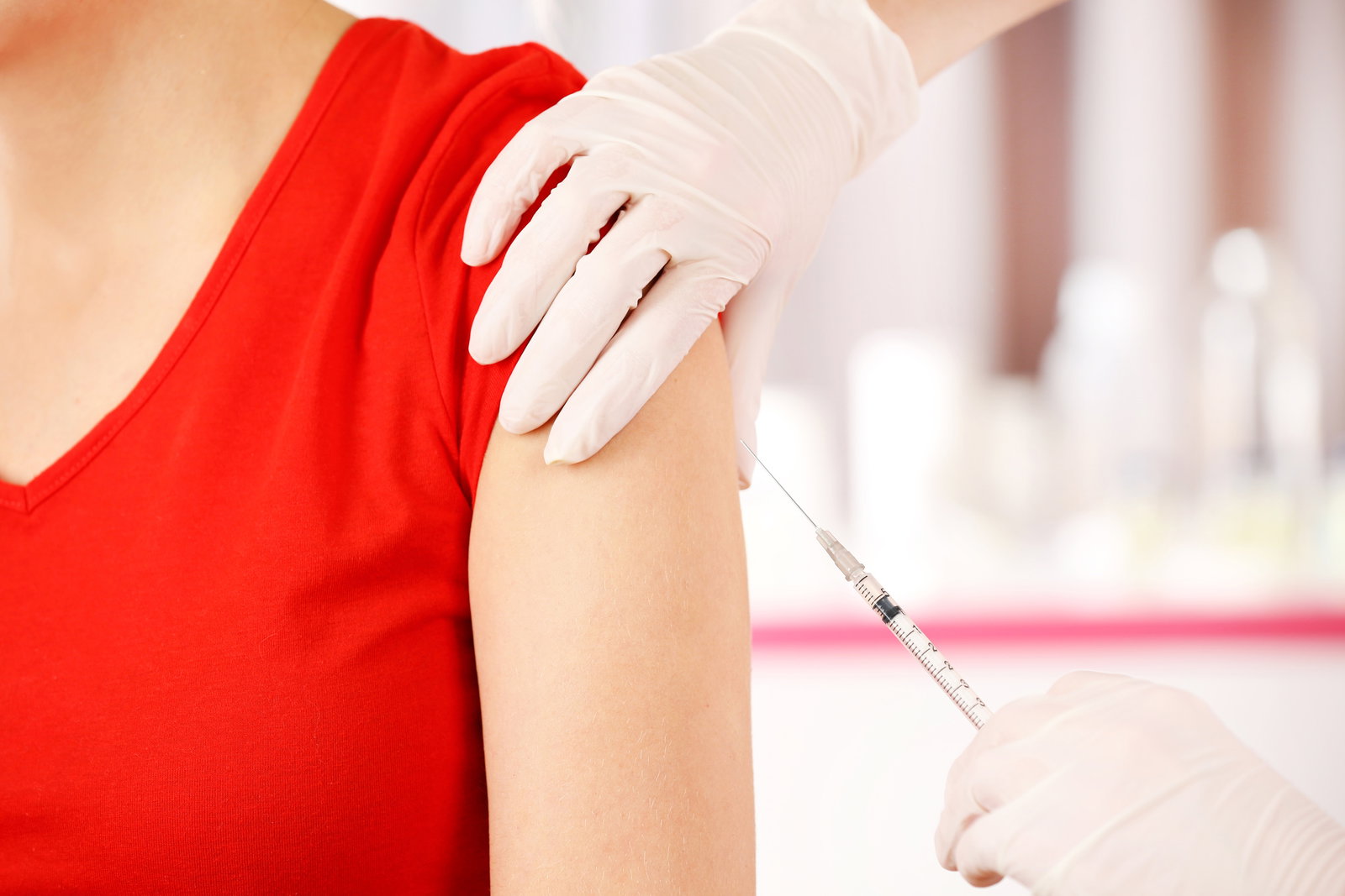 Corona-Impfung: Warum tut der Arm danach weh?