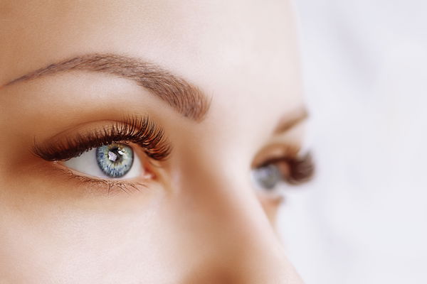 Droopy eyelids: These 3 make-up tricks have a lifting effect!