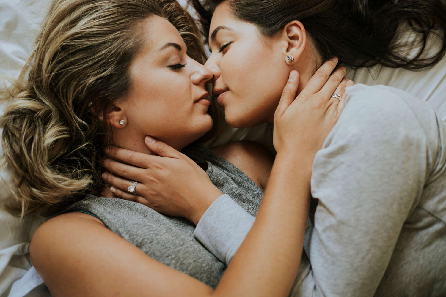 Erotic story: Maren's first night of love with a woman