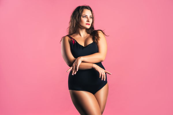 Maillots de bain taille 50 : ces 3 modèles sont actuellement à la mode