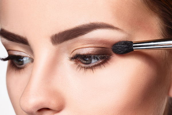 Eye make-up that makes you look younger: 4 practical make-up tips