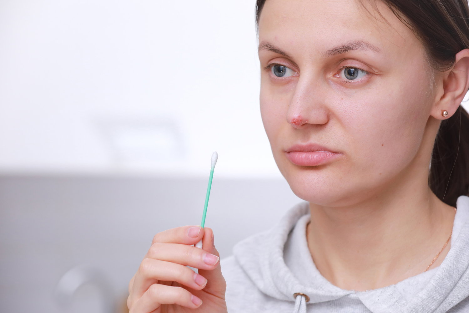 Herpes på næsen: hvad du kan gøre mod de meget smitsomme vira