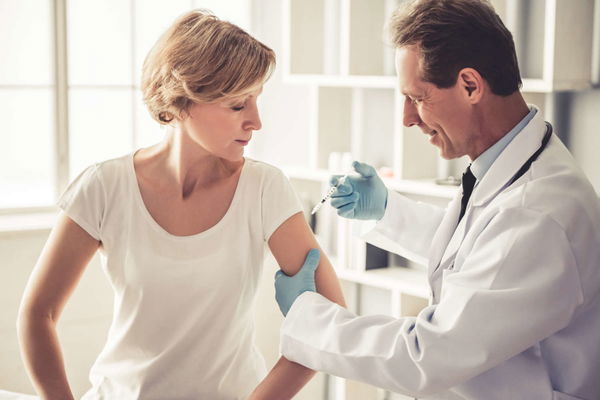 Efter coronavirus-vaccination: Hvad skal man gøre ved hududslæt?