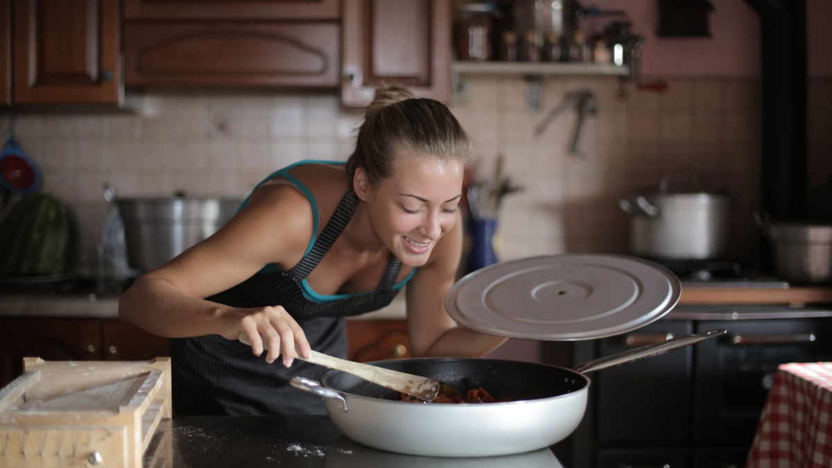 Zuhause asiatisch kochen mit dem richtigen Kochgeschirr: Das Geheimnis des perfekten Wok-Hei